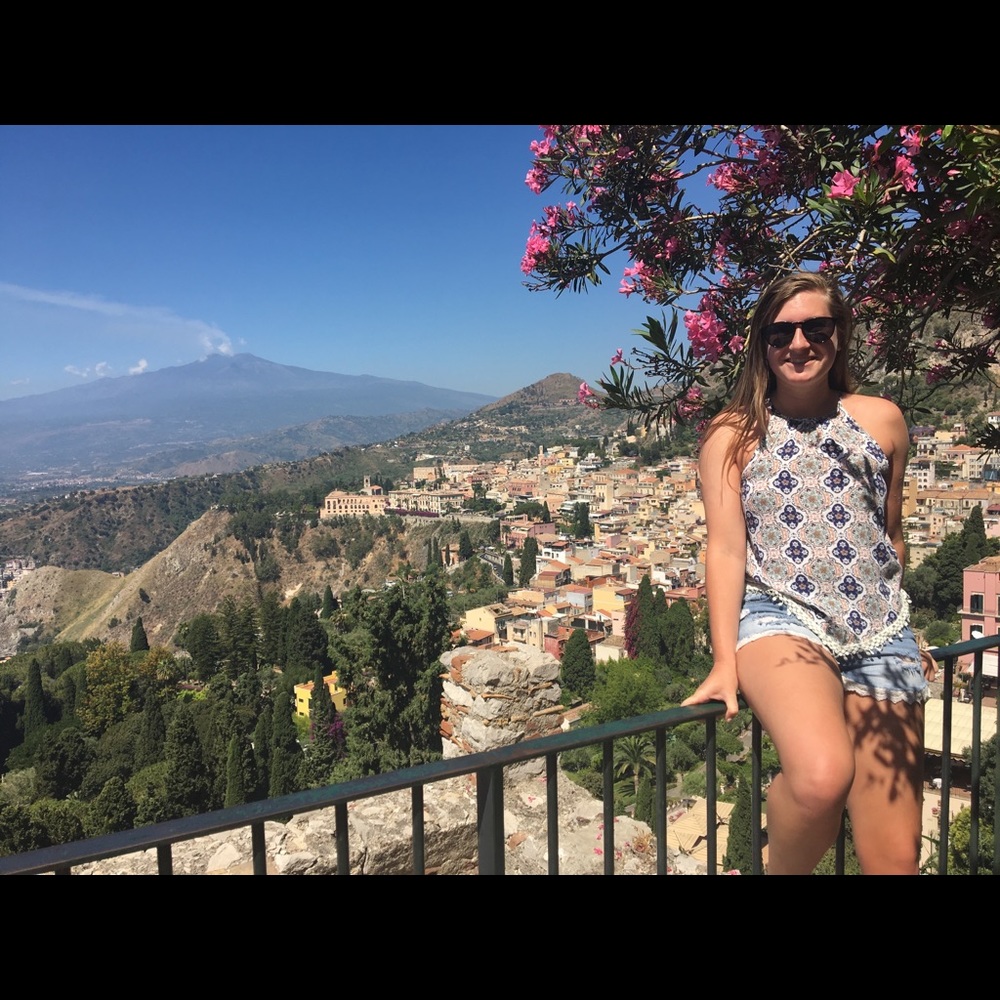 Meet your Posher, Rachel